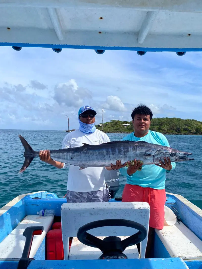 Excursión de Pesca en Roatán – Aventura de Pesca en Alta Mar y en Arrecifes